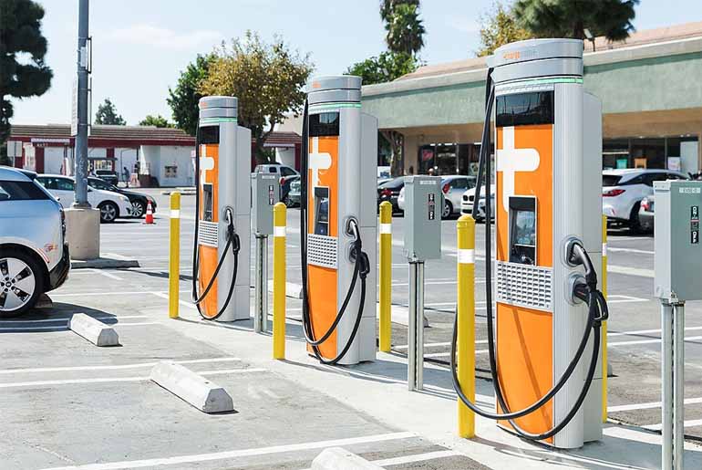 How Fast Charging Stations Are Shaping the Future of Electric Mobility