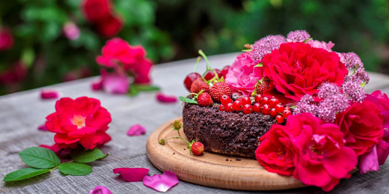 Celebrate Special Occasions with The Best Cakes & Flowers